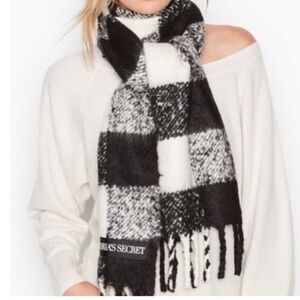 Victoria’s Secret scarf